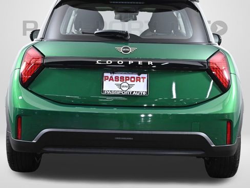 Used 2025 MINI Cooper 2-Door Hardtop image 8