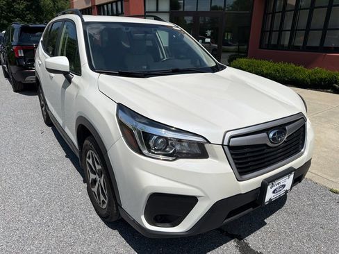 Used 2019 Subaru Forester Premium w/ All-Weather Package AWD/4WD image 9