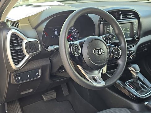Used 2021 Kia Soul LX FWD image 14