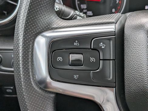 Used 2025 Chevrolet Blazer LT FWD image 18