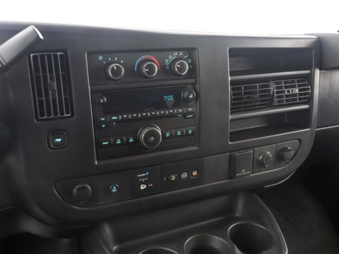 Used 2017 Chevrolet Express 3500 LT w/ LT Preferred Equipment Group RWD image 25