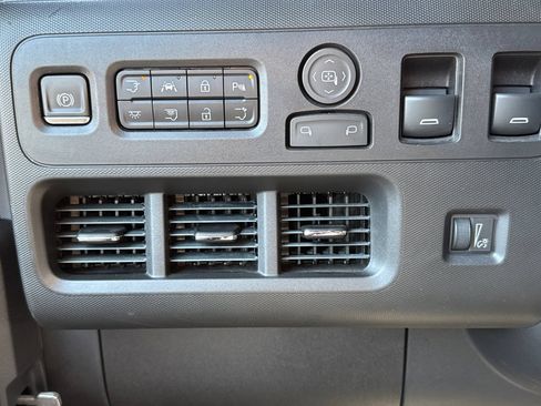 Used 2023 Chevrolet Brightdrop 600 w/ Active Safety Package 2 AWD/4WD image 31