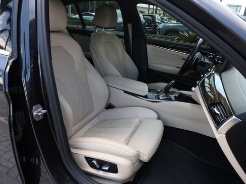 Used 2021 BMW 530i xDrive AWD/4WD image 23