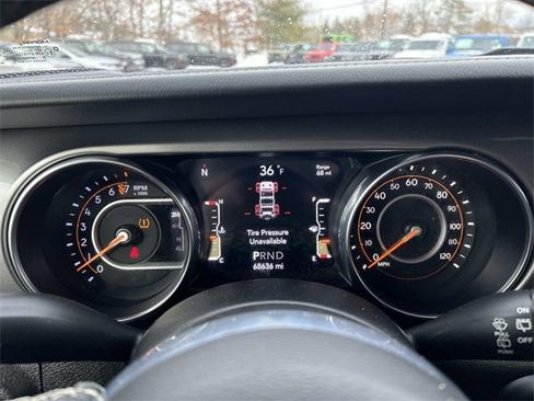 Used 2019 Jeep Wrangler Unlimited Sahara w/ Cold Weather Group image 28