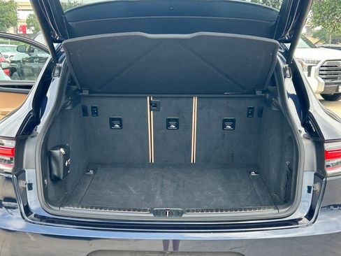 Used 2021 Porsche Macan AWD/4WD image 13