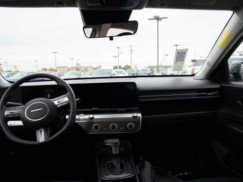 New 2026 Hyundai Kona SE image 15