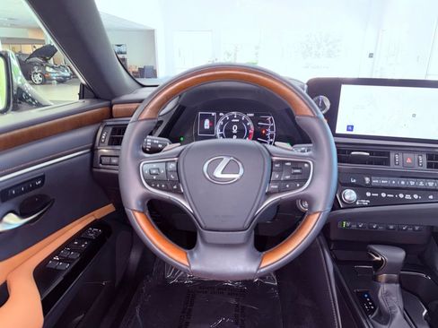 Certified 2024 Lexus ES 350 w/ Technology Package FWD image 19