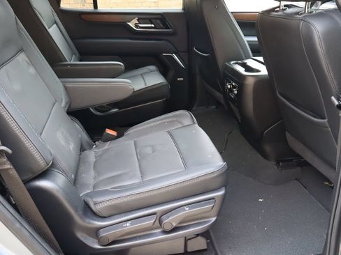 Used 2025 GMC Yukon Denali w/ Sun & Power Step Package RWD image 14
