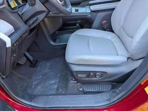 New 2026 Toyota Sienna XLE image 4