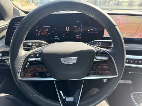 Used 2024 Cadillac Lyriq Luxury AWD/4WD image 12