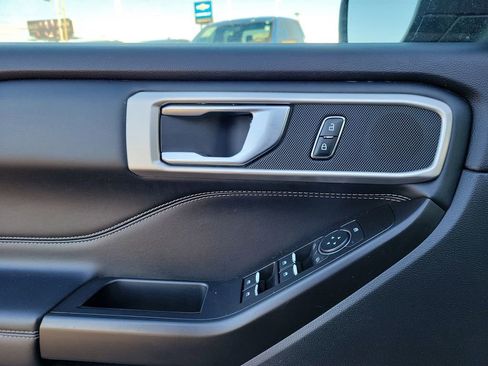 Certified 2020 Ford Explorer XLT w/ Equipment Group 202A image 18
