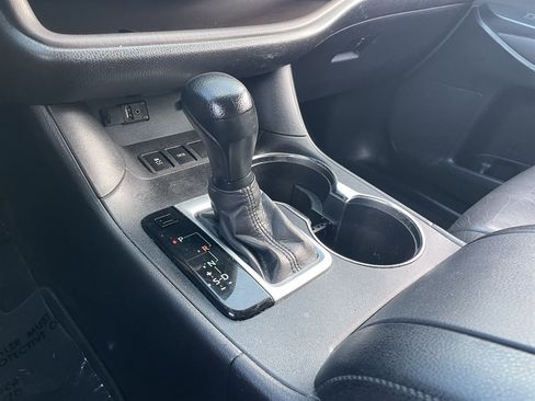 Used 2016 Toyota Highlander LE FWD image 30