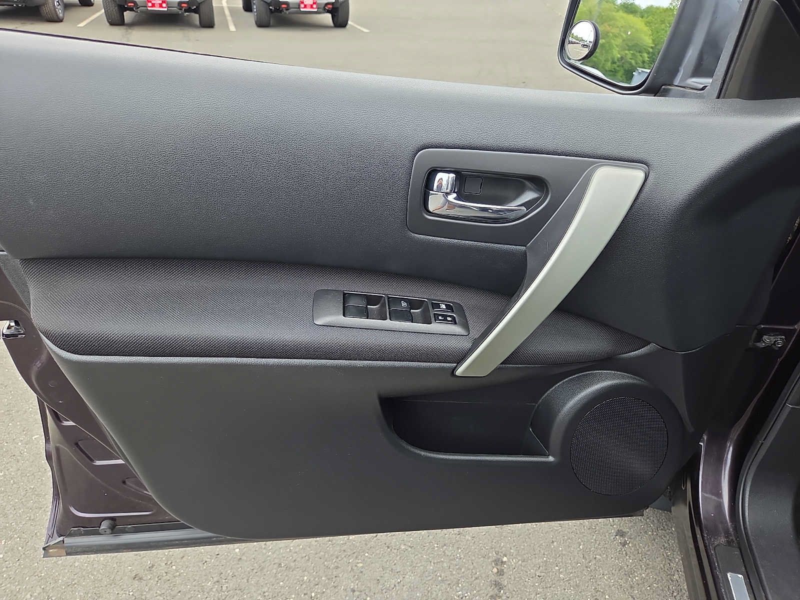 Used 2013 Nissan Rogue SV AWD/4WD image 13