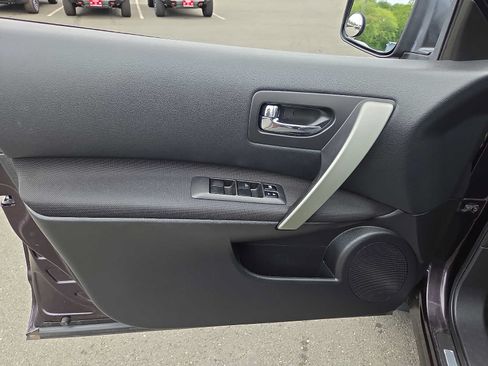 Used 2013 Nissan Rogue SV AWD/4WD image 13