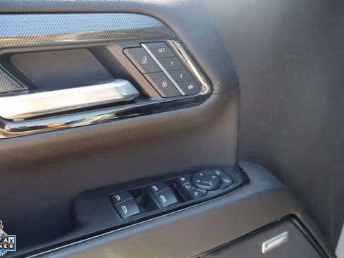 Used 2025 GMC Sierra 2500 AT4 w/ AT4 Premium Plus Package AWD/4WD image 13