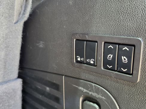 Used 2018 GMC Yukon Denali image 20