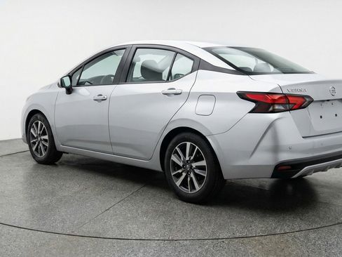 Used 2025 Nissan Versa SV FWD image 6