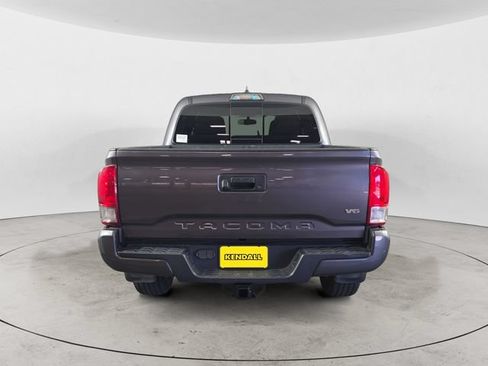Used 2017 Toyota Tacoma TRD Sport w/ Tow Package (A/T) AWD/4WD image 6