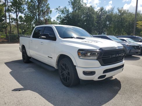 Used 2022 RAM 1500 Laramie AWD/4WD image 2