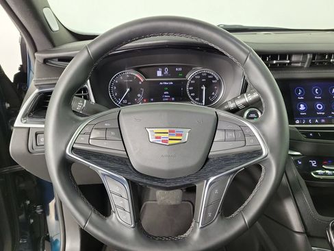 Certified 2025 Cadillac XT5 Premium Luxury AWD/4WD image 22