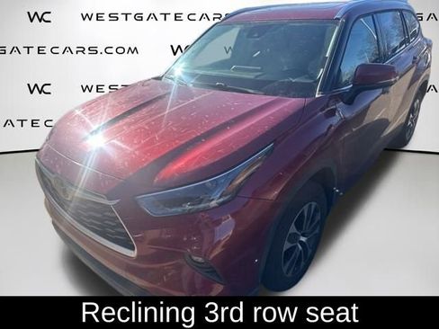 Used 2021 Toyota Highlander XLE image 28