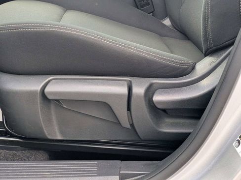 Used 2024 Nissan Rogue S AWD/4WD image 19