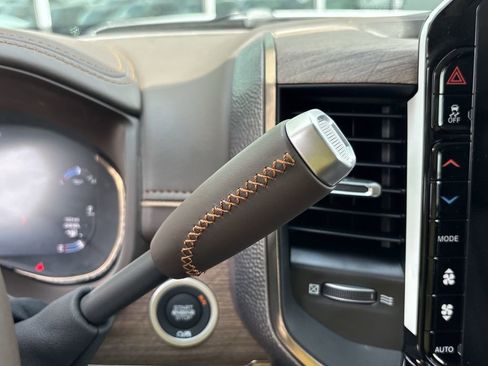 New 2026 RAM 2500 Limited AWD/4WD image 18