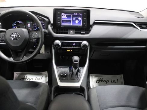 Used 2021 Toyota RAV4 LE image 23