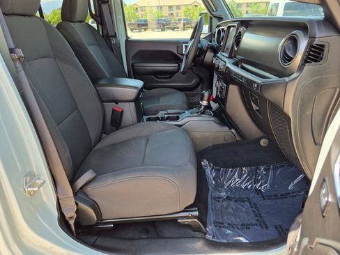 Used 2023 Jeep Wrangler Unlimited w/ Cold Weather Group AWD/4WD image 20
