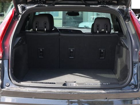 Used 2025 Cadillac XT4 Premium Luxury FWD image 8
