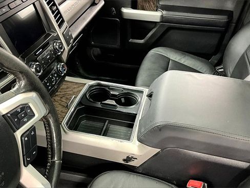 Used 2019 Ford F250 Lariat w/ FX4 Off-Road Package image 18