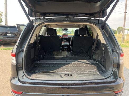 Used 2023 Lincoln Aviator Reserve w/ Equipment Group 201A AWD/4WD image 29