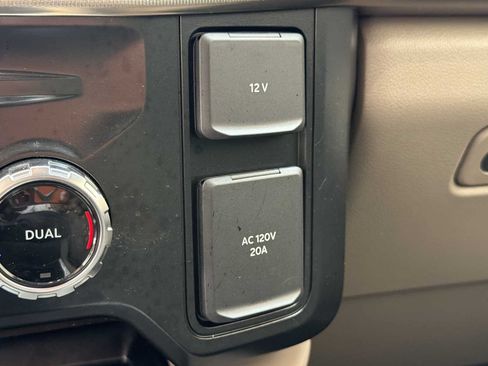 Used 2026 Ford F350 Platinum w/ Platinum Plus Package AWD/4WD image 32