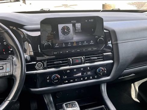 Certified 2023 Nissan Pathfinder Platinum w/ Black Appearance Package AWD/4WD image 9