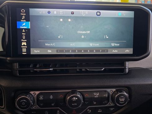 New 2026 Jeep Gladiator Sport AWD/4WD image 18