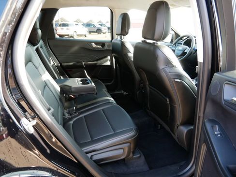 Certified 2022 Ford Escape SEL w/ Technology Package image 9