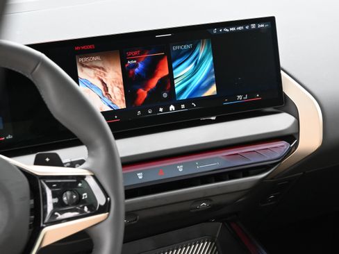 Certified 2025 BMW X3 xDrive30i w/ Premium Package image 23