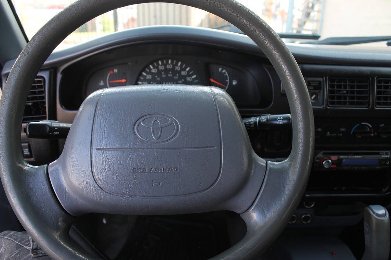 Used 2000 Toyota Tacoma PreRunner w/ Value Pkg RWD image 32
