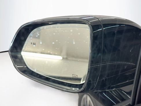 Used 2024 Chevrolet Blazer EV LT AWD/4WD image 16