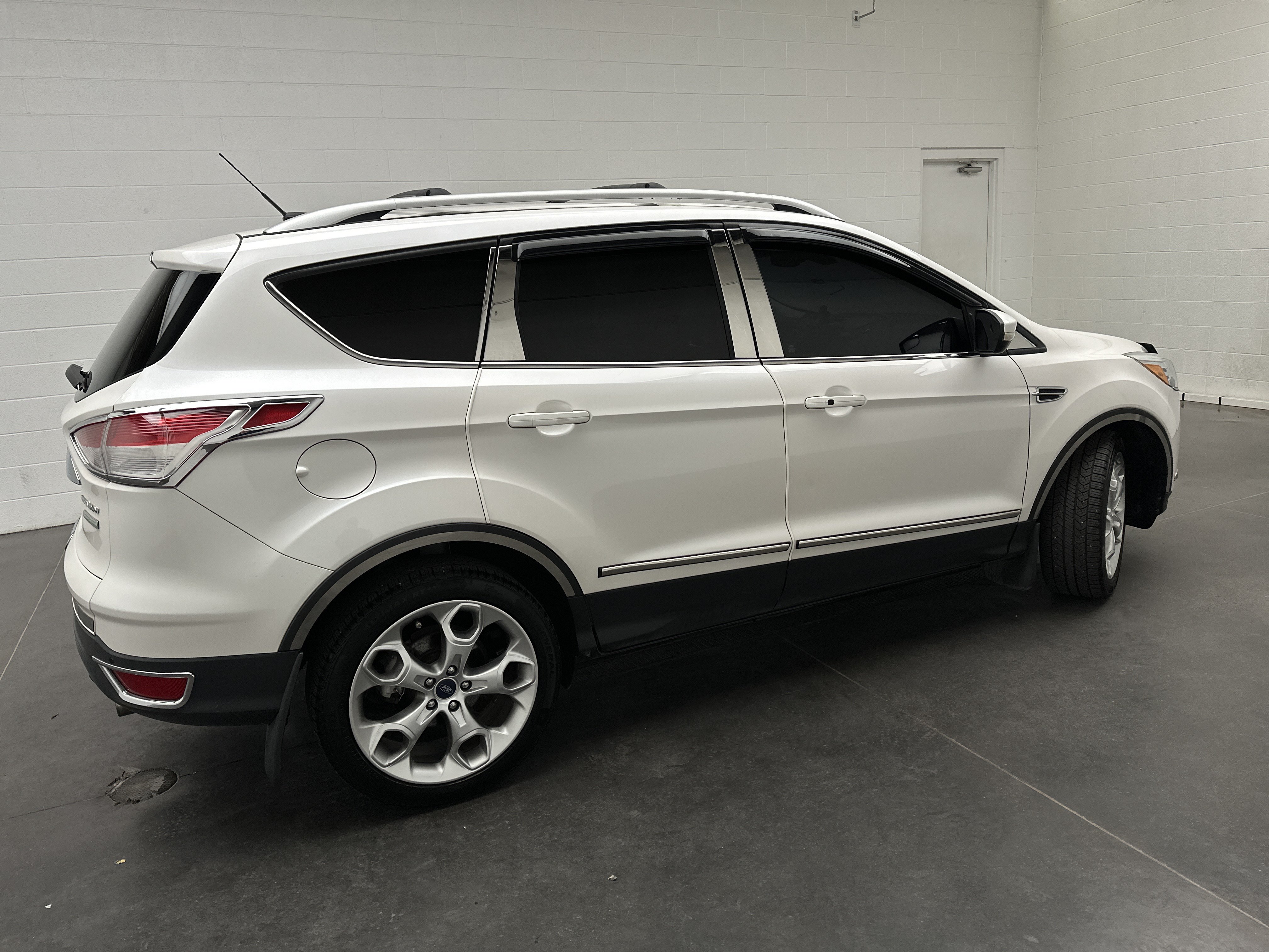 Used 2013 Ford Escape Titanium FWD image 8