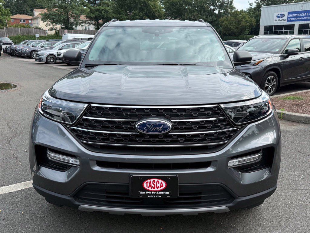 Used 2023 Ford Explorer XLT w/ Equipment Group 202A AWD/4WD image 3
