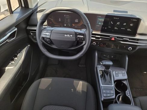 New 2026 Kia Sportage LX w/ LX Convenience Package FWD image 13