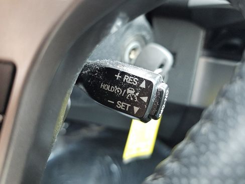 Used 2018 Toyota Tacoma SR5 RWD image 11