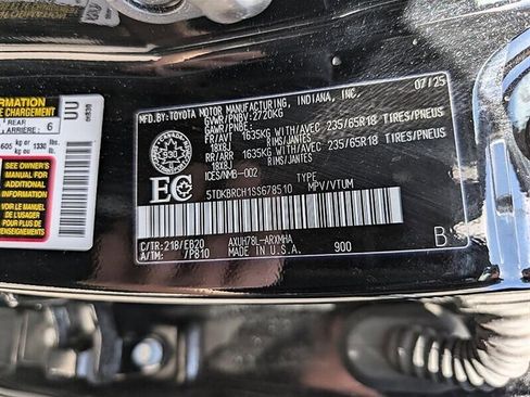 Used 2025 Toyota Highlander XLE AWD/4WD image 36
