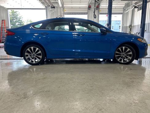 Used 2020 Ford Fusion SE image 12