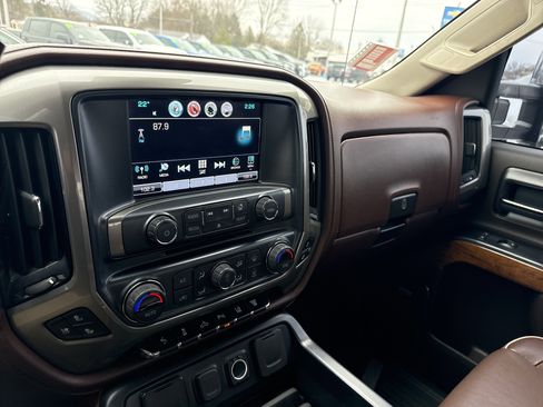 Used 2019 Chevrolet Silverado 2500 High Country w/ Duramax Plus Package image 19