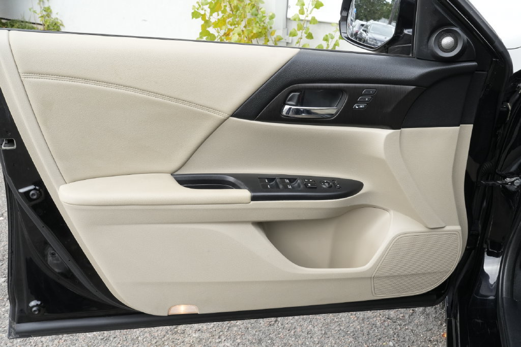 Used 2014 Honda Accord EX-L image 17
