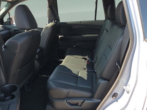 Used 2025 Honda Passport TrailSport image 13