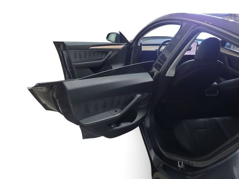 Certified 2023 Tesla Model Y Long Range AWD/4WD image 10
