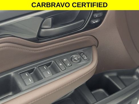 Used 2025 Honda Odyssey Touring image 11